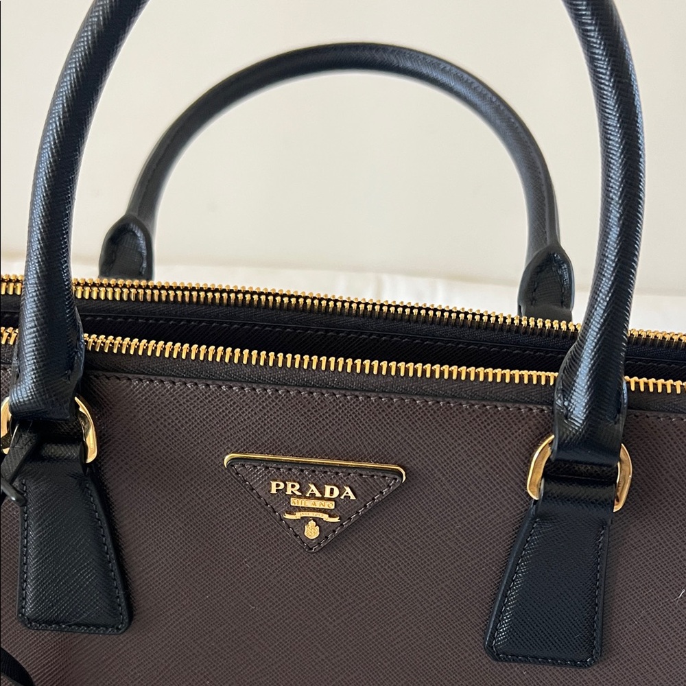 Large Prada Galleria Saffiano leather bag - Picture 2 of 10